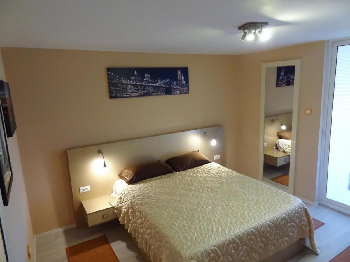 Lvc,Lac & Nyc Apartshotel Faleza กาลาจิ ภายนอก รูปภาพ