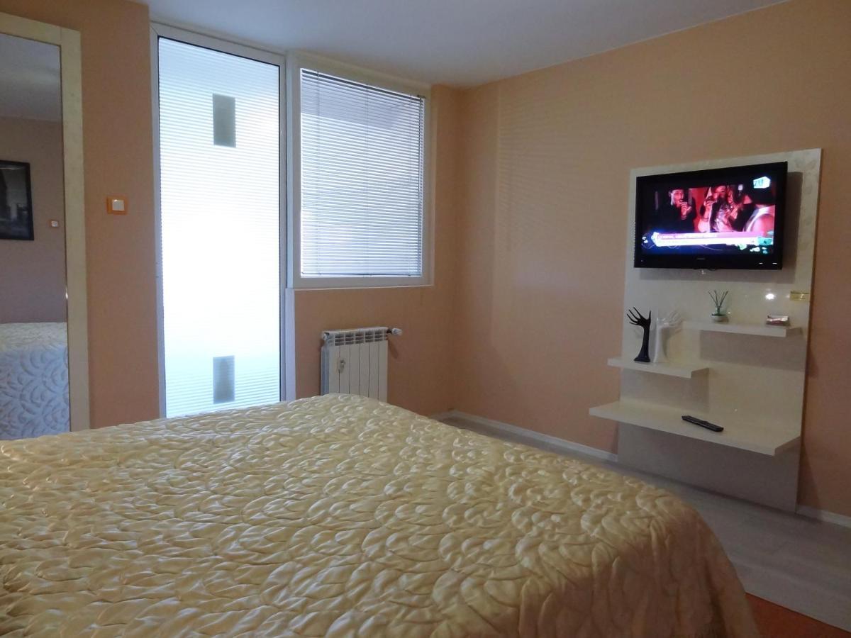 Lvc,Lac & Nyc Apartshotel Faleza กาลาจิ ภายนอก รูปภาพ