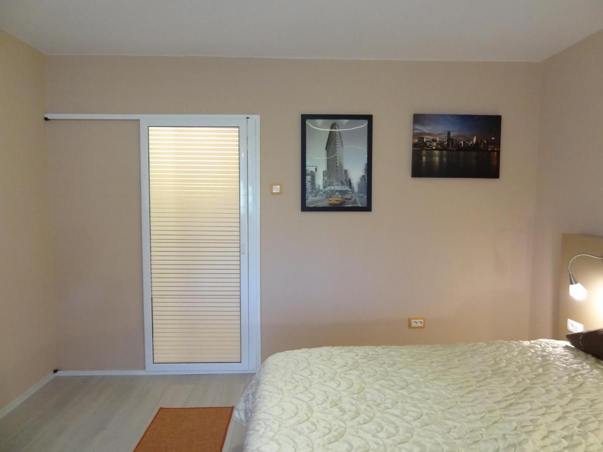 Lvc,Lac & Nyc Apartshotel Faleza กาลาจิ ภายนอก รูปภาพ
