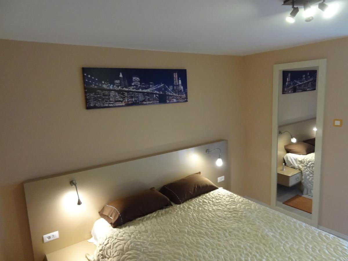 Lvc,Lac & Nyc Apartshotel Faleza กาลาจิ ภายนอก รูปภาพ